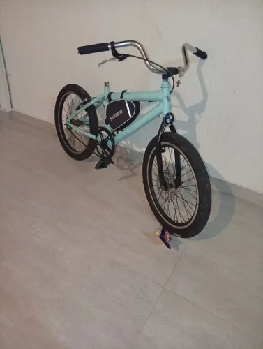 Vendo bike aro 20 faltando apenas banco