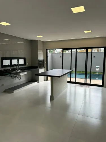 SOBRADO JARDINS SEVILHA PROX A AV RIO VERDE ALTO PADRÃO 3 SUÍTES PORCELANATO PISCINA AMPLO