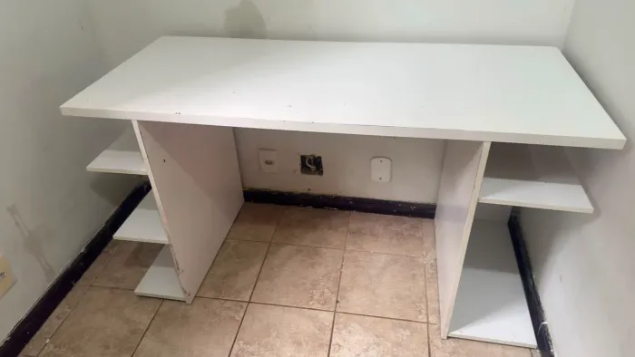 Mesa escrivaninha