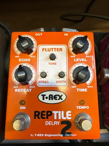 Pedal delay t-rex reptile 2 tap tempo e modulacao