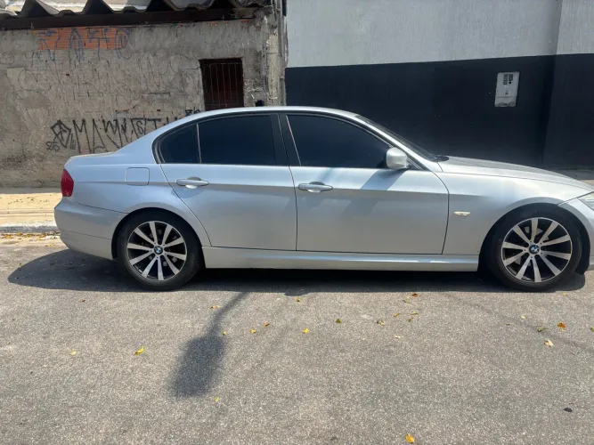 BMW 320I A 2011