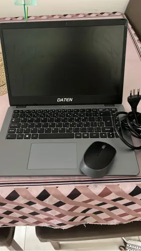 Notebook Daten DCM4A-4 - Excelente estado.