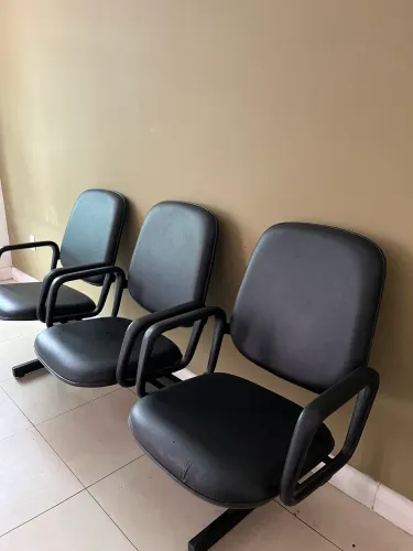 Cadeira Longarina 3 Lugares Preta - Ideal para Recepção (Preço de Desapego)