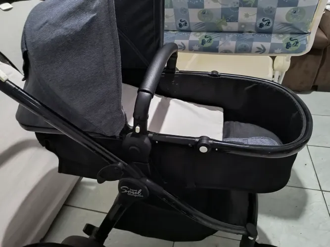 Vendo carrinho de bebê Soul e Banheira Splash, todos da Birugotto