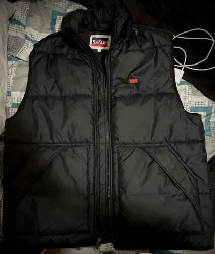 Colete puffer levis preto unissex 