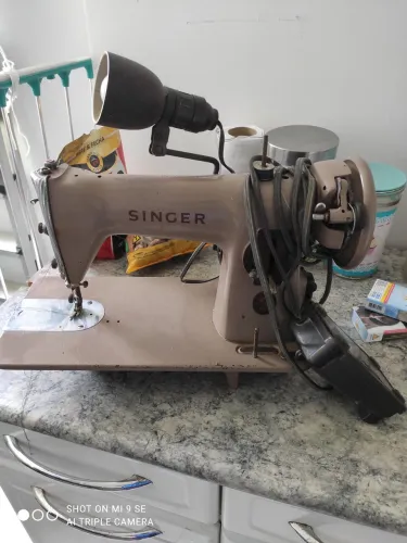 Máquina de costura Singer