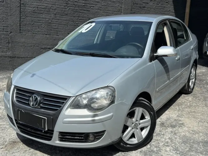 Volkswagen Polo Sed. Comfort. 1.6 MI Tot. Flex 8V 2010