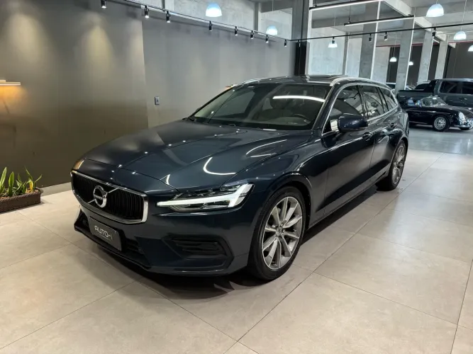 Volvo V60 T-5 Momentum 2.0 245cv 5P 2020
