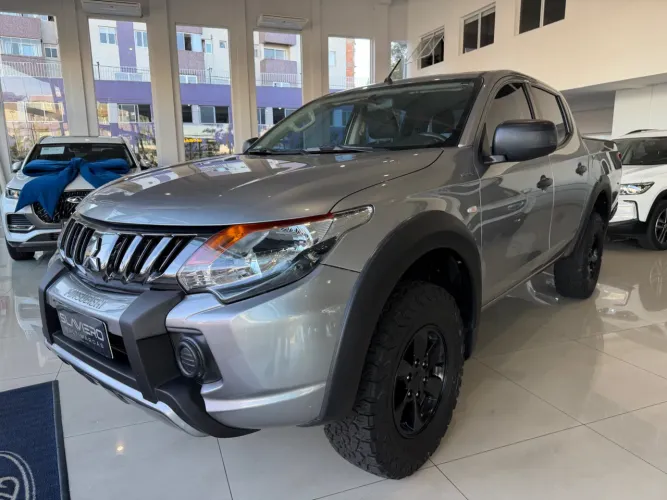 Mitsubishi L200 Tri. Outdo. GLS 2.4 CD 4X4 Die. AUT 2022
