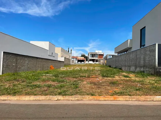 Lote a venda no Condomínio Grand Trianon