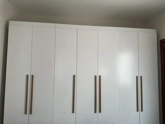Vendo guarda-roupa grande