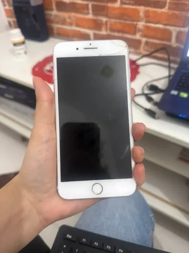 iPhone rose gold 7 plus 64GB