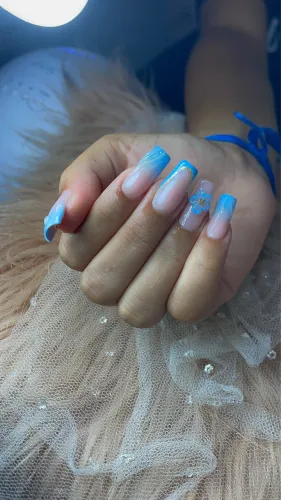 Alongamento de unhas