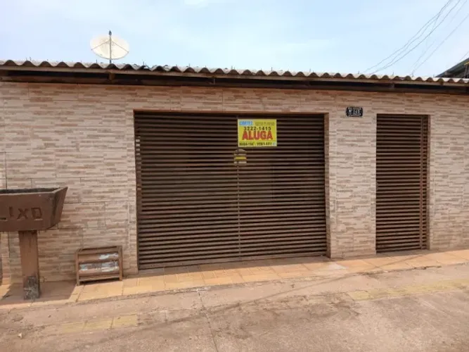 Casa Para Alugar com 02 Quartos - Bairro Socialista