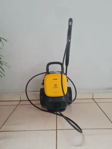 Lavadora de alta pressão ELECTROLUX MODELO EWS1800