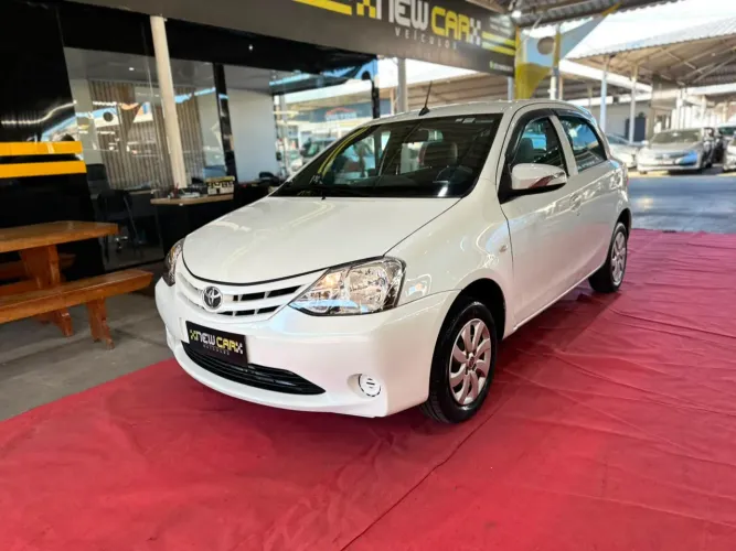 Toyota Etios X 1.3 Flex 16V 5P Mec. 2017
