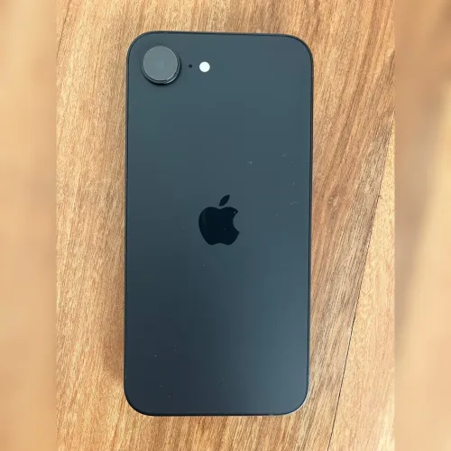 iPhone 16e