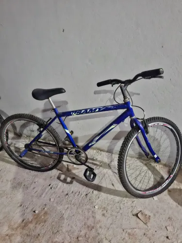 Vendo bicicleta semi nova 600 reais