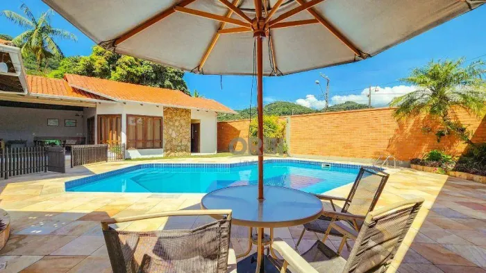 Casa com 3 dormitórios à venda, 355 m² por R$ 1.800.000,00 - Estados - Indaial/SC