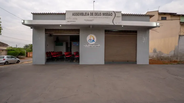 Lote de Esquina com 337 m² e Sala Comercial de 76,25 m² a venda no Setor Alice Barbosa em