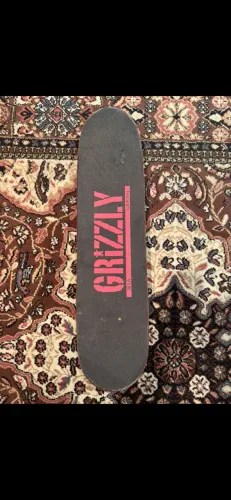Skate profissional grizzly semi- novo 