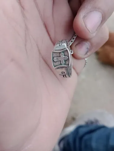 Cordão de prata com anel muito lindo