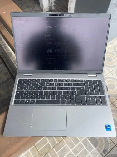 Notebook Dell Precision 3581 - i7-,16GB DDR5, RTX A1000 6GB - Seminovo