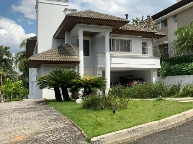 Excelente casa no Condomínio Theodoro de Bona