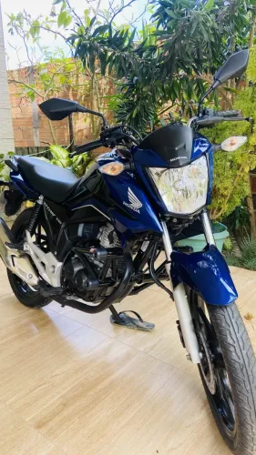 Titan 160 conservada 
