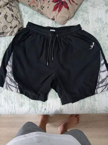 Short barra crew perfeito para dar aquele role no final de semana.