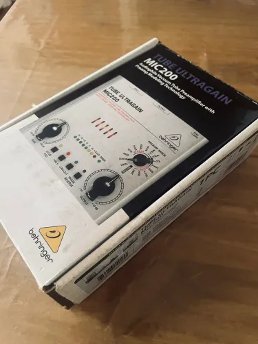 Preamp Valvulado Behringer Tube Ultragain Mic 200 - Estado de Novo na caixa
