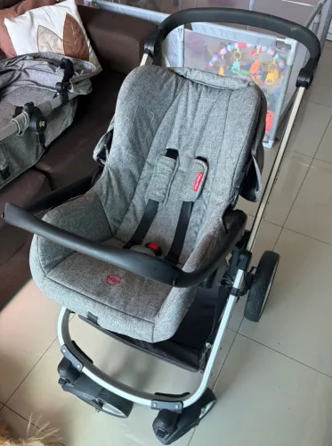 Carrinho Moises + Bebe conforto Fisher Price