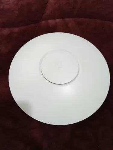 Ubiquiti UniFi AP-LR (UAP-LR), Access Point profissional da Ubiquiti, modelo Long Range
