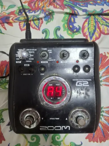 Pedaleira zoom g2