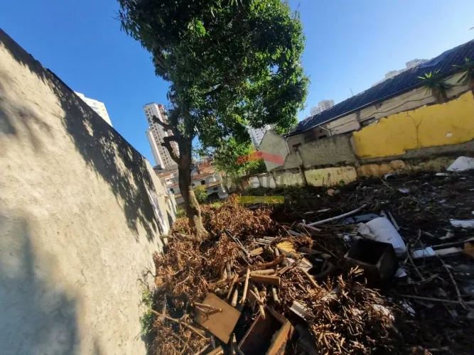Terreno com excelente potencial para construção de apartamentos, localizado em uma área no