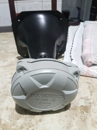 Corneta JBL D250X