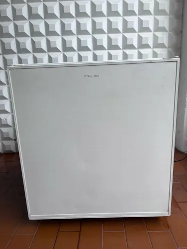 Vendo frigobar Electrolux