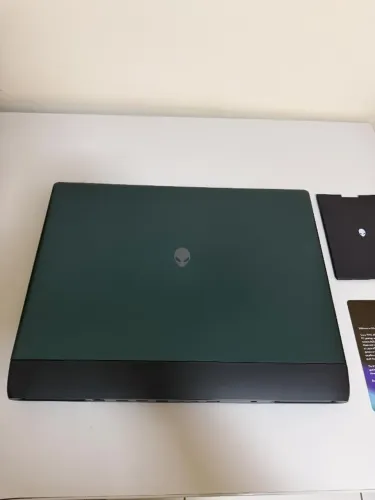 Notebook Alienware 18 Area-51 Ultra 9 275hx 64 Gb Ddr5 2 Tb SSD Gen 5 18" 4k RTX 5090