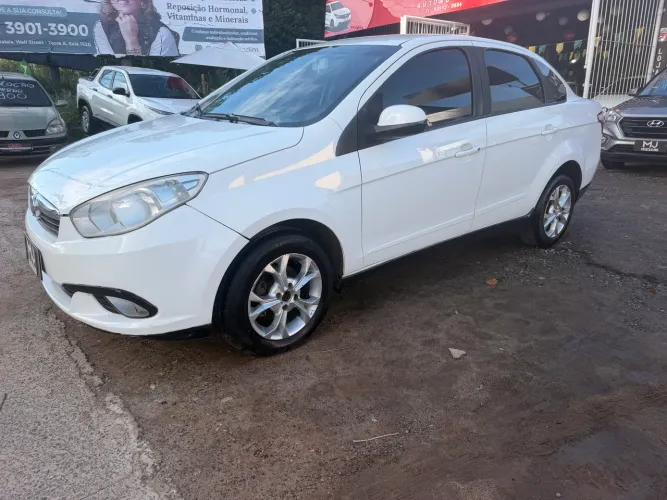 Fiat Grand Siena Attrac. 1.4 EVO F.flex 8V 2013