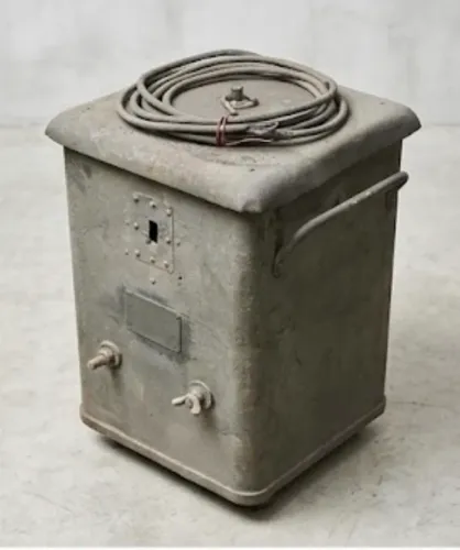 Máquina de Solda / Transformador Industrial Antigo - Com Cabos (No Estado)