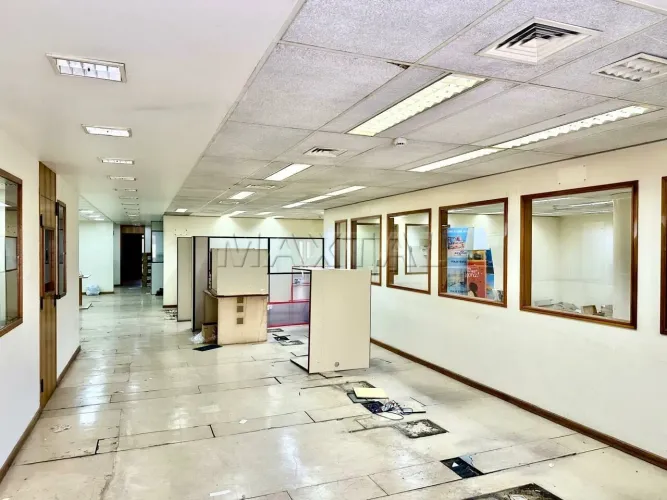 Sala comercial no centro de São Paulo,Lago do Arouche com fácil acesso a transporte public