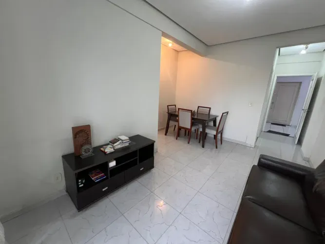 Cond. Mario Assayag -(ACEITO FINANCIAMENTO) 01 suíte e 01 quarto, cozinha, lavanderia e 0