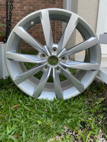 Rodas Originais novas Volkswagen Aro 17 Golf / Jetta / Audi - Modelo Salvador (OEM)
