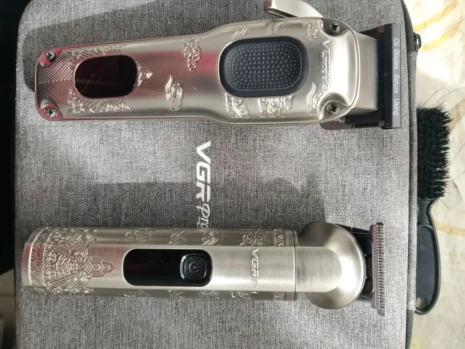 Máquina de cortar cabelo VGR pro