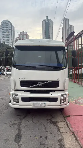 VOLVO VM 260 2008 motor zero ÚNICO DONO 