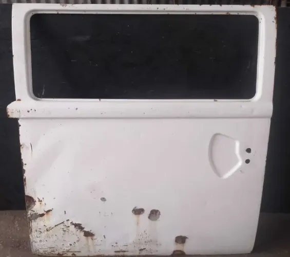 Porta Traseira  Kombi 2010 2011 2012 2013 (com Detalhe)