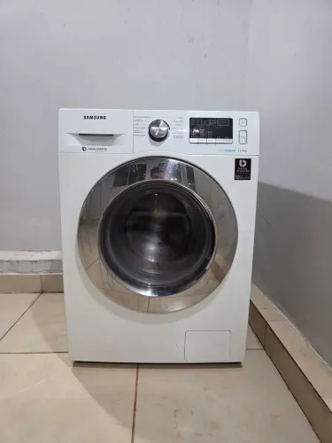 Máquina de lavar 11kg Samsung (não liga - apenas para tirar peças)
