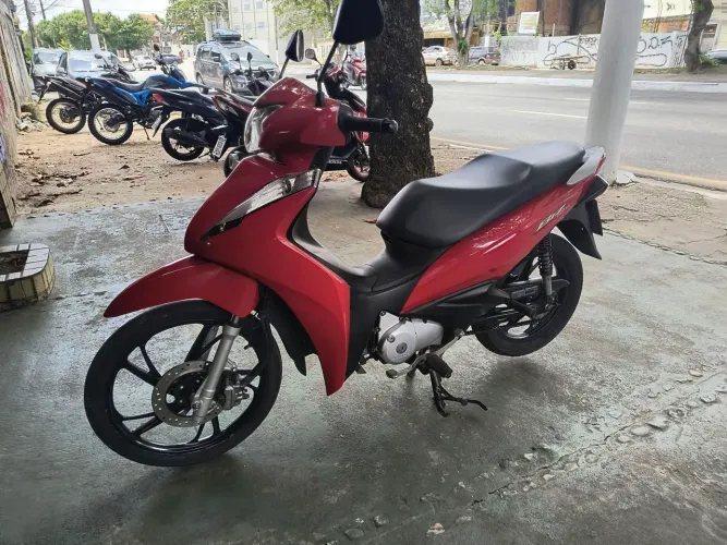Leia o anúncio 5 Motos