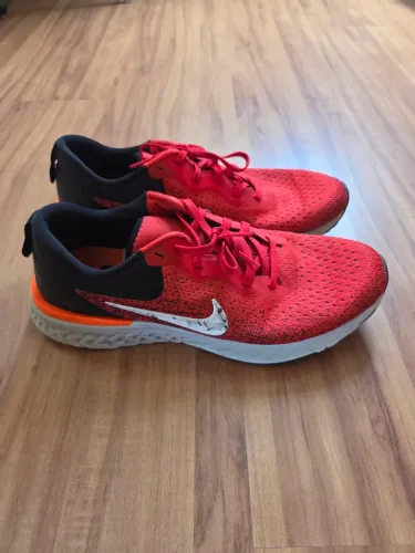 Nike Odyssey React 41.