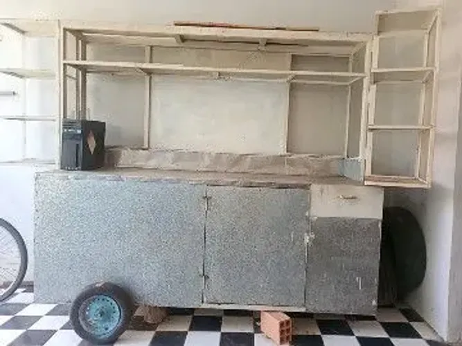 Vede se carro de lanche em ótimo estado